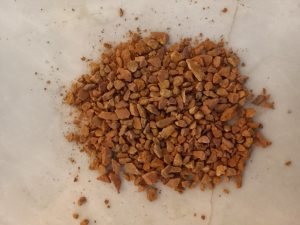  ویژگی‌های سنگ‌ دانه‌بندی رنگی